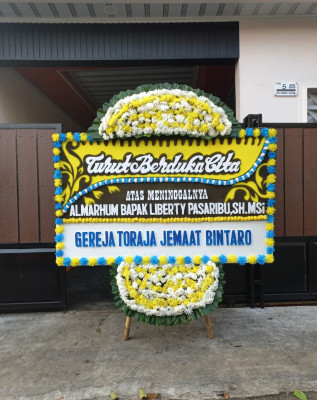 Papan Bunga Duka di Ulu Manna